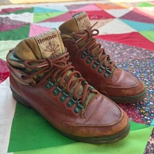 Vintage Reebok hiking boots 7.5